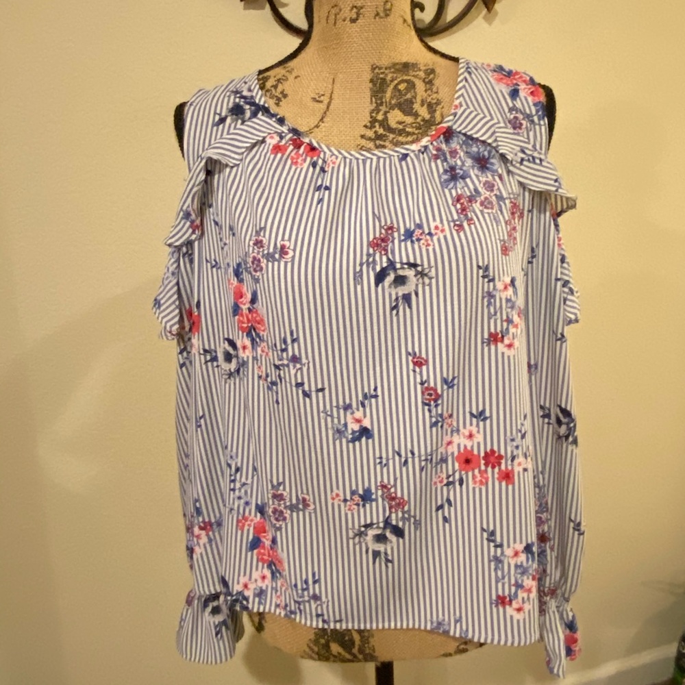 🌺 Floral Open Shoulder Blouse
